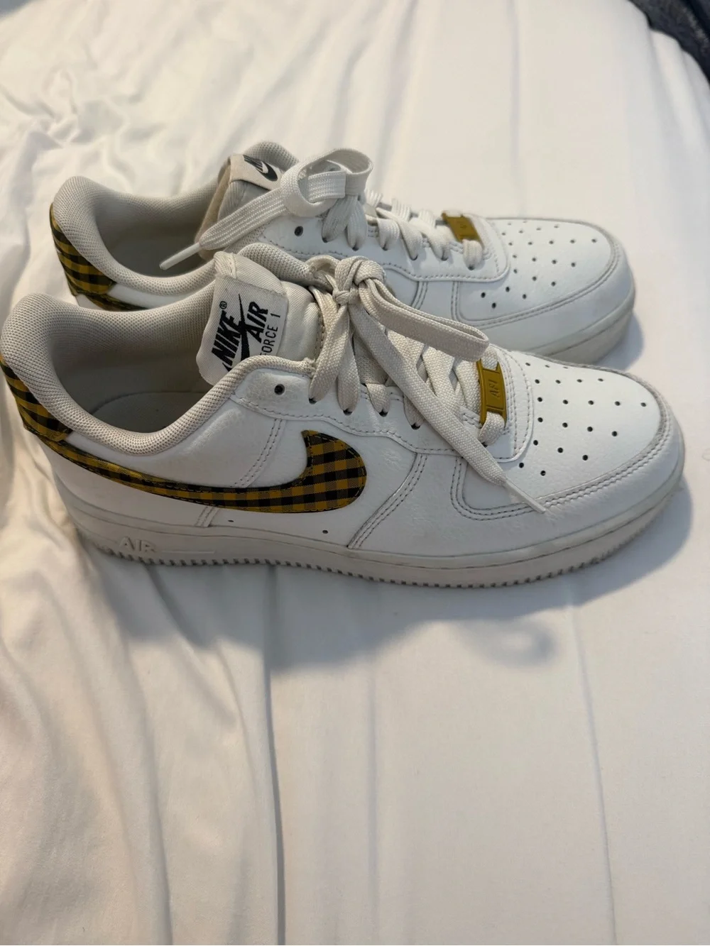 Nike Womens Air Force 1 Low Bronzine Gingham Yellow Black Plaid size 8